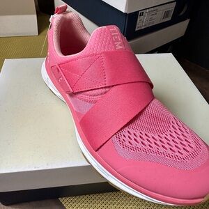 NWT Tiem Cycle / Spin shoes
